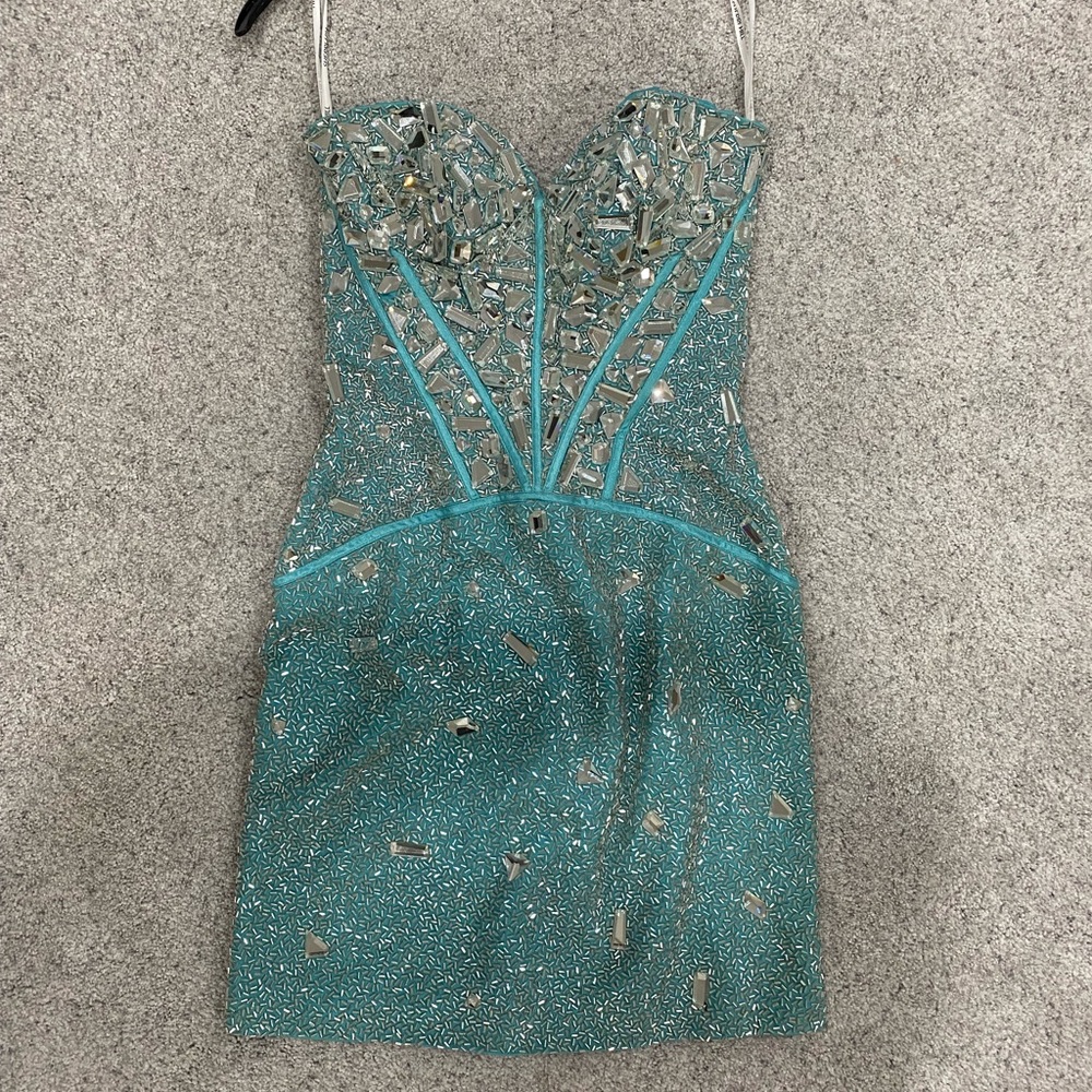 🤍🤍 SHERRI HILL mirror corset homecoming dress